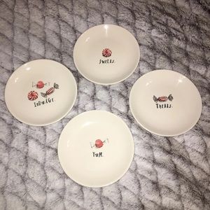 Rae Dunn peppermint plates set